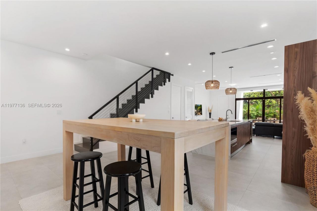 3047 Elizabeth St, Unit 3047, Miami, FL 33133 Photo