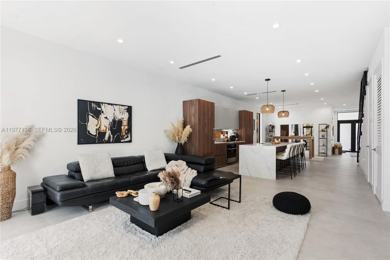 3047 Elizabeth St, Unit 3047, Miami, FL 33133 Photo