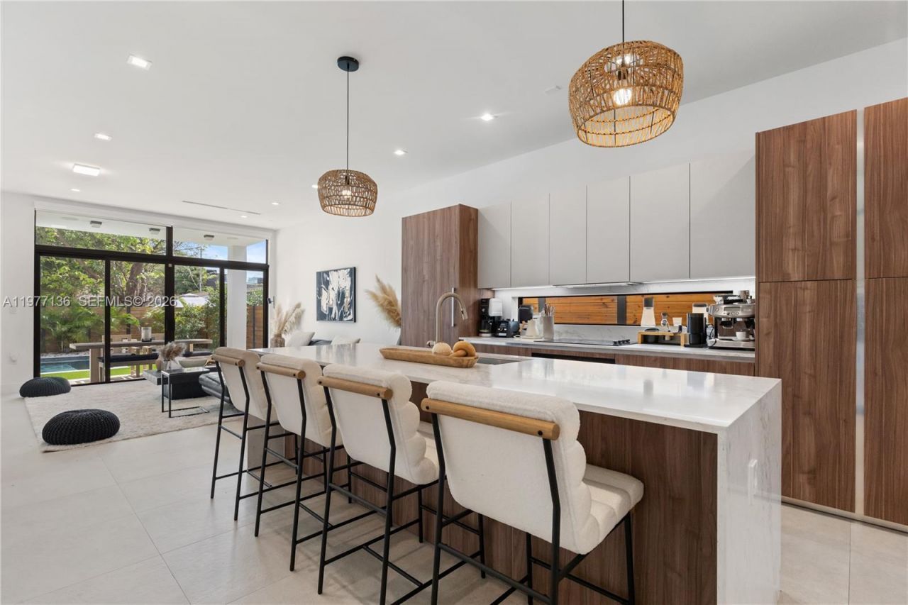 3047 Elizabeth St, Unit 3047, Miami, FL 33133 Photo