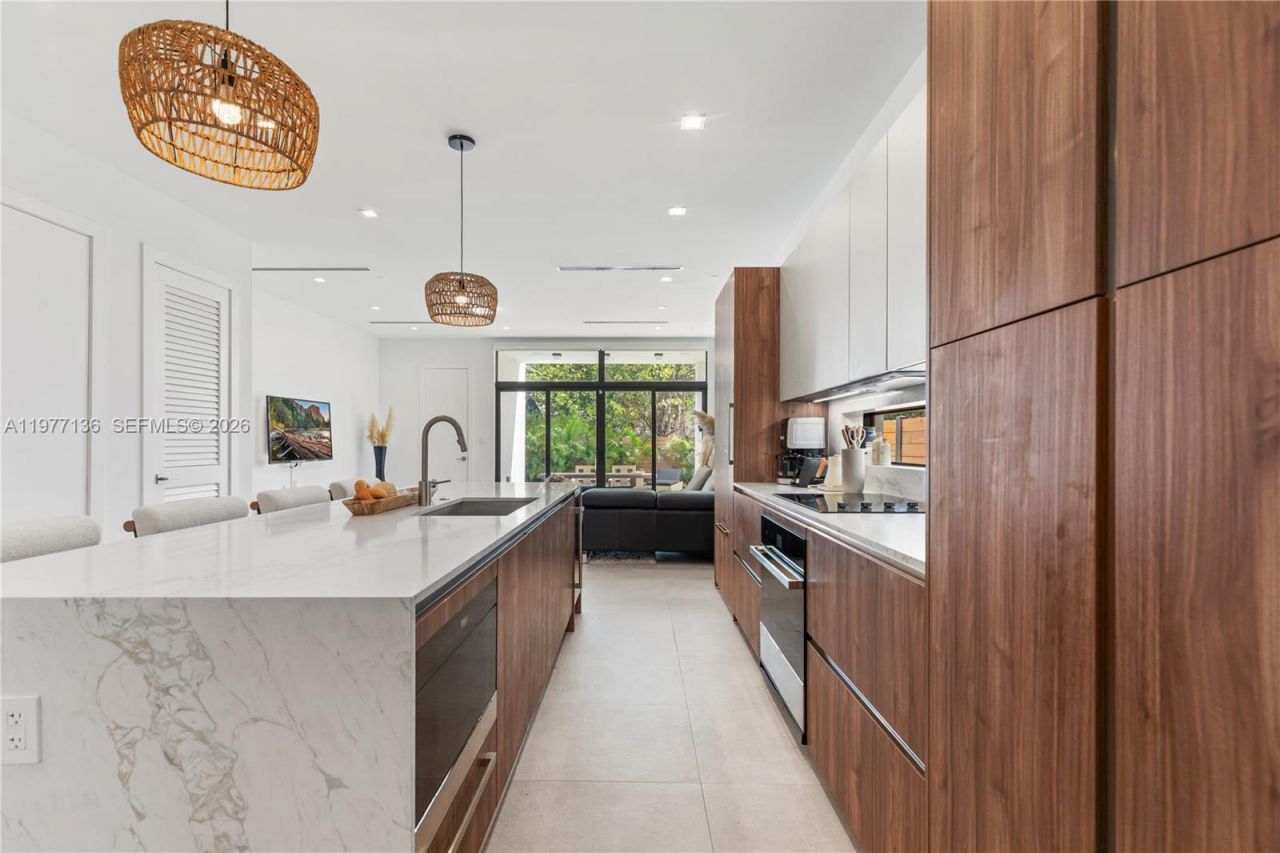 3047 Elizabeth St, Unit 3047, Miami, FL 33133 Photo