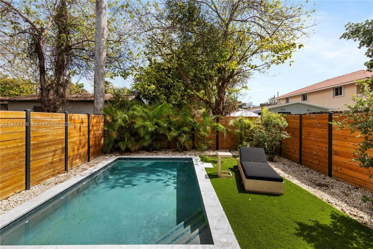 3047 Elizabeth St, Unit 3047, Miami, FL 33133 Photo