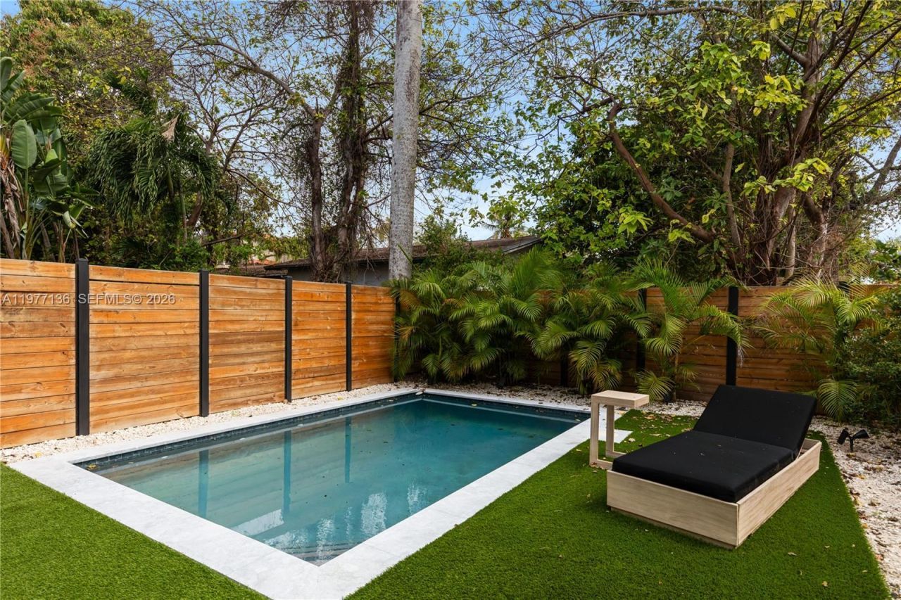 3047 Elizabeth St, Unit 3047, Miami, FL 33133 Photo