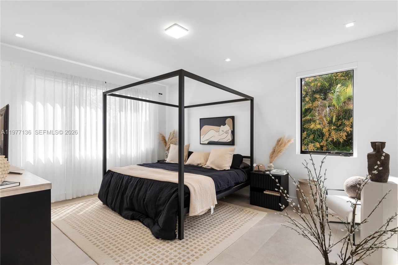 3047 Elizabeth St, Unit 3047, Miami, FL 33133 Photo