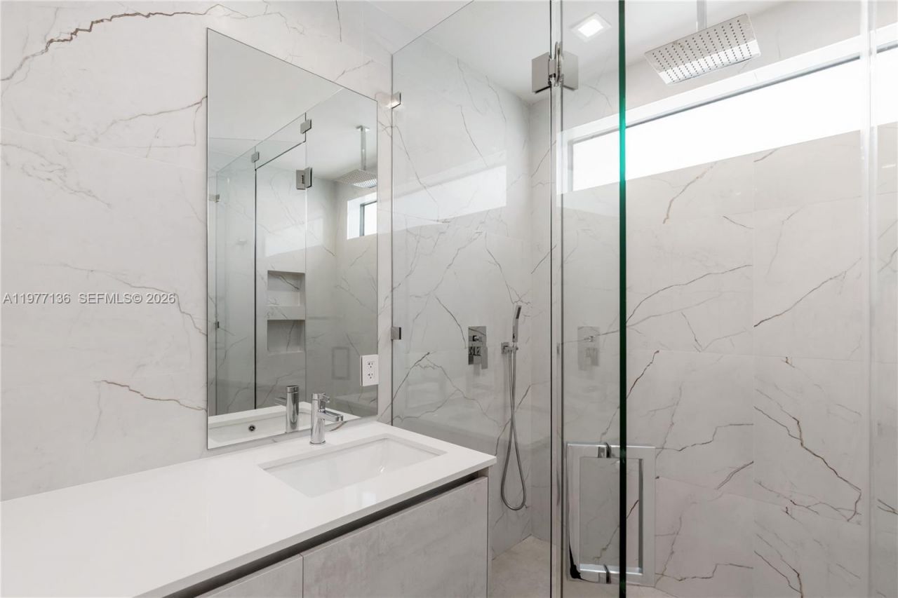 3047 Elizabeth St, Unit 3047, Miami, FL 33133 Photo