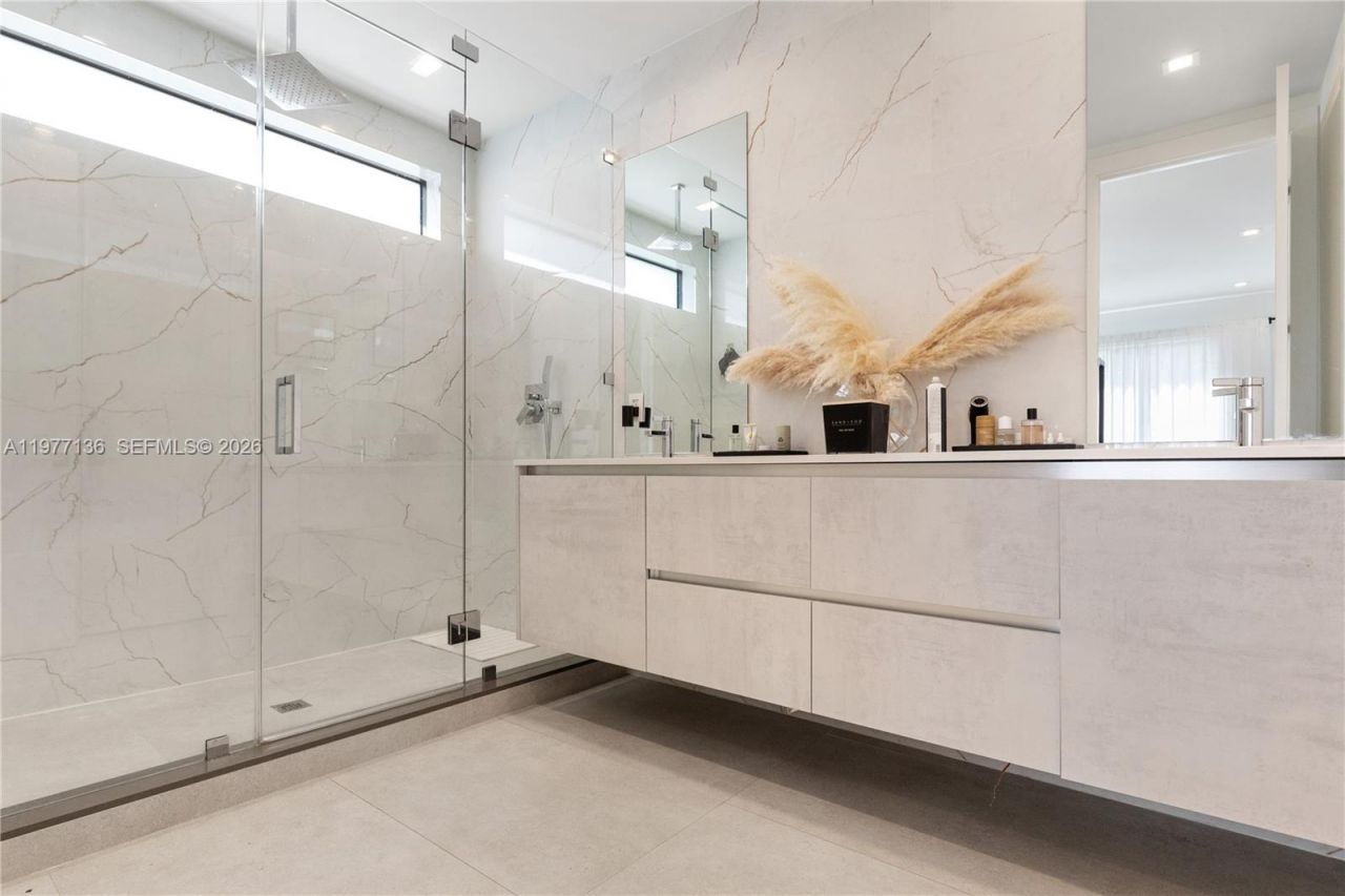 3047 Elizabeth St, Unit 3047, Miami, FL 33133 Photo