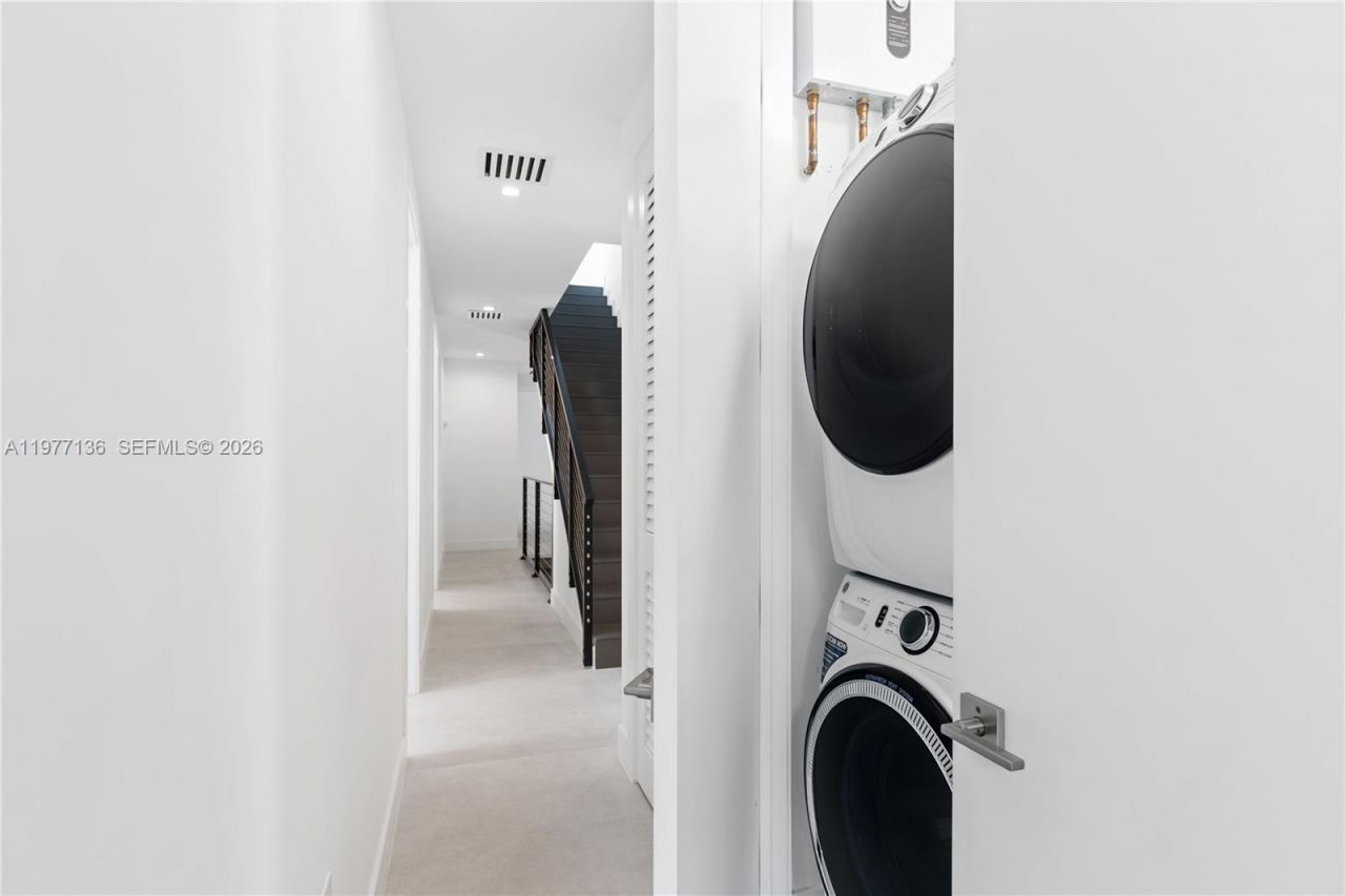 3047 Elizabeth St, Unit 3047, Miami, FL 33133 Photo