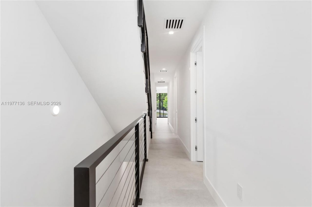 3047 Elizabeth St, Unit 3047, Miami, FL 33133 Photo