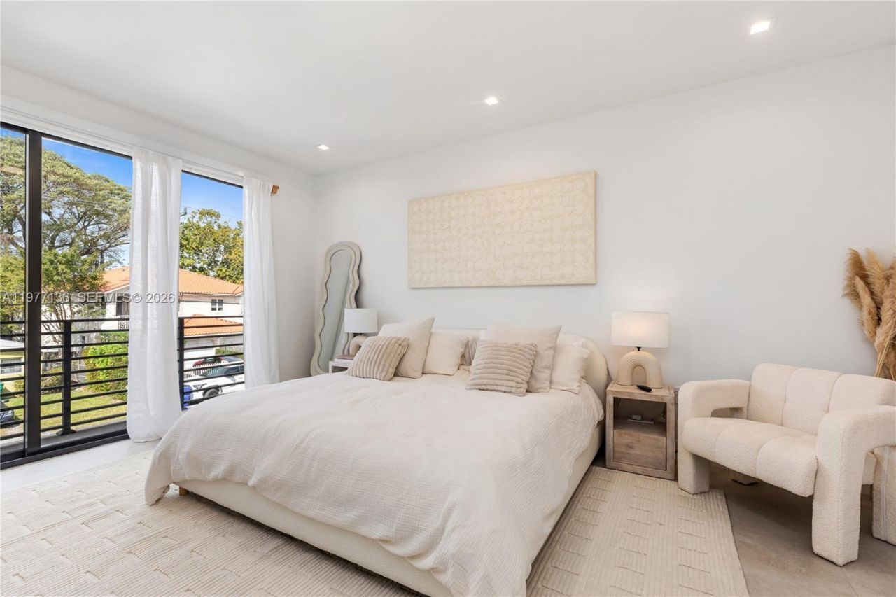 3047 Elizabeth St, Unit 3047, Miami, FL 33133 Photo