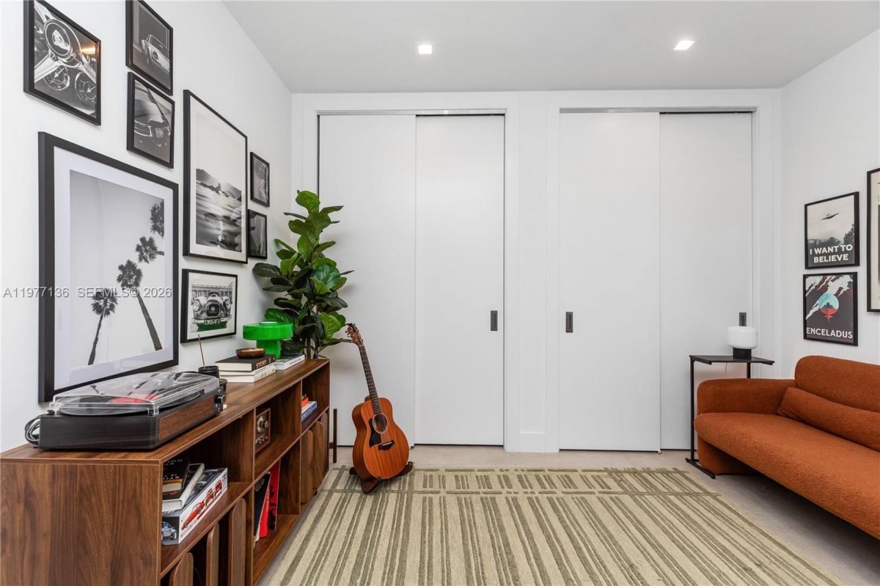 3047 Elizabeth St, Unit 3047, Miami, FL 33133 Photo