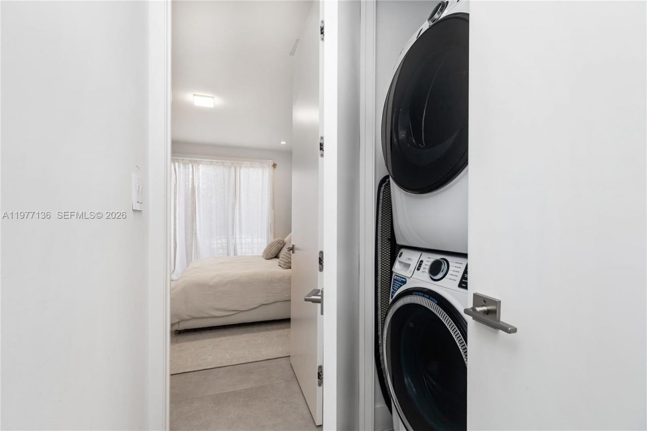 3047 Elizabeth St, Unit 3047, Miami, FL 33133 Photo