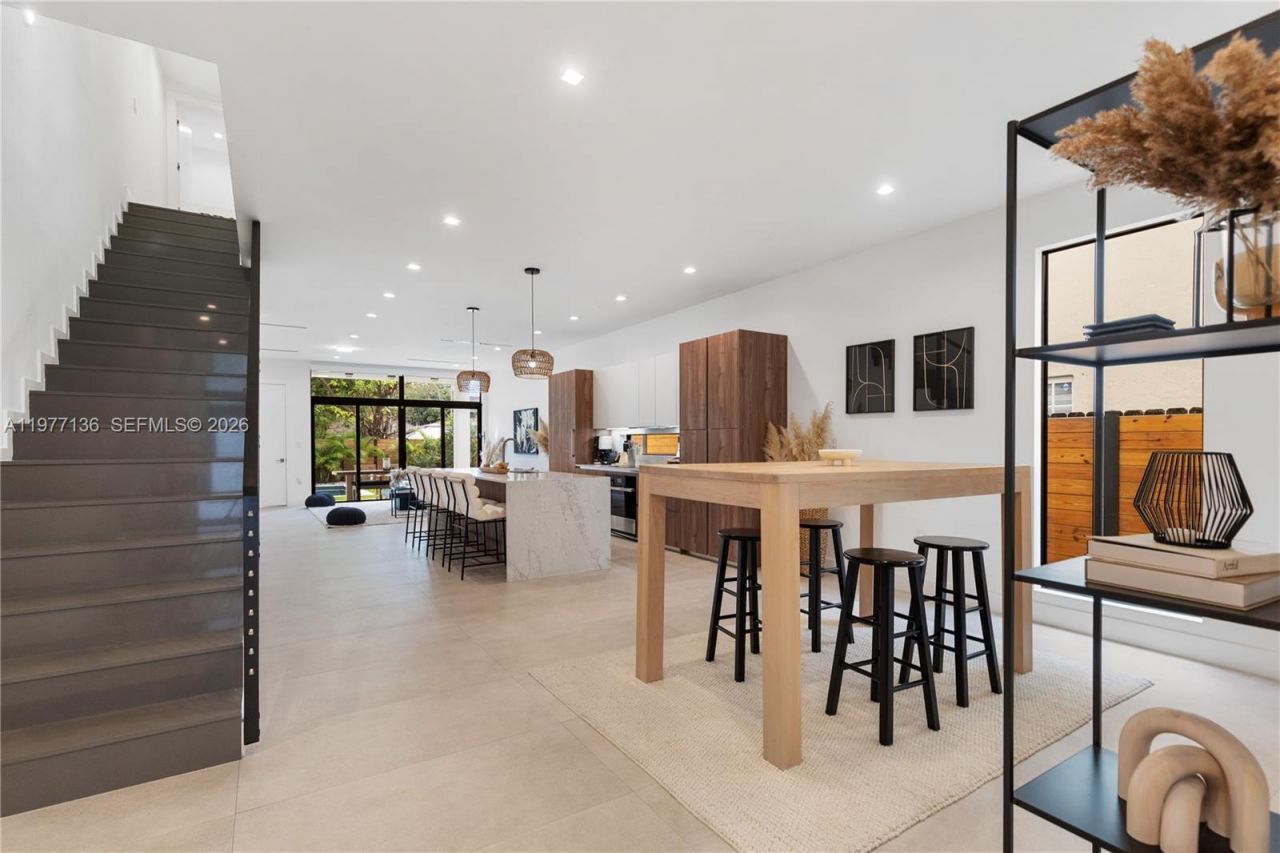 3047 Elizabeth St, Unit 3047, Miami, FL 33133 Photo