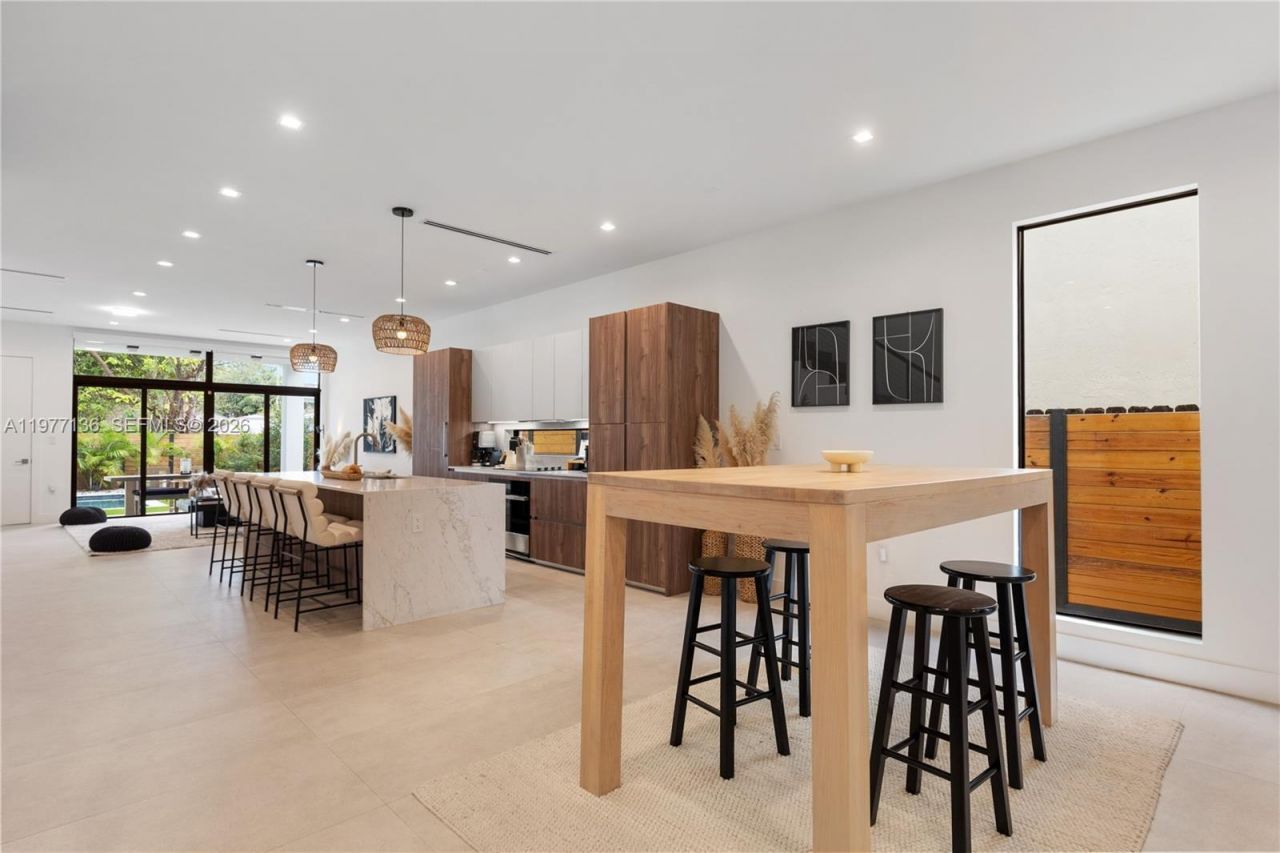 3047 Elizabeth St, Unit 3047, Miami, FL 33133 Photo