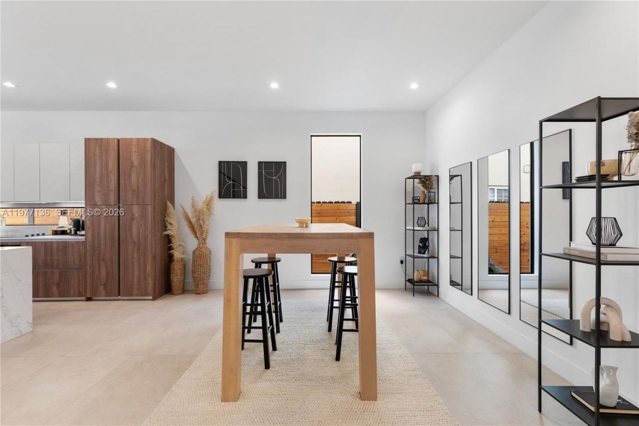 3047 Elizabeth St, Unit 3047, Miami, FL 33133 Photo