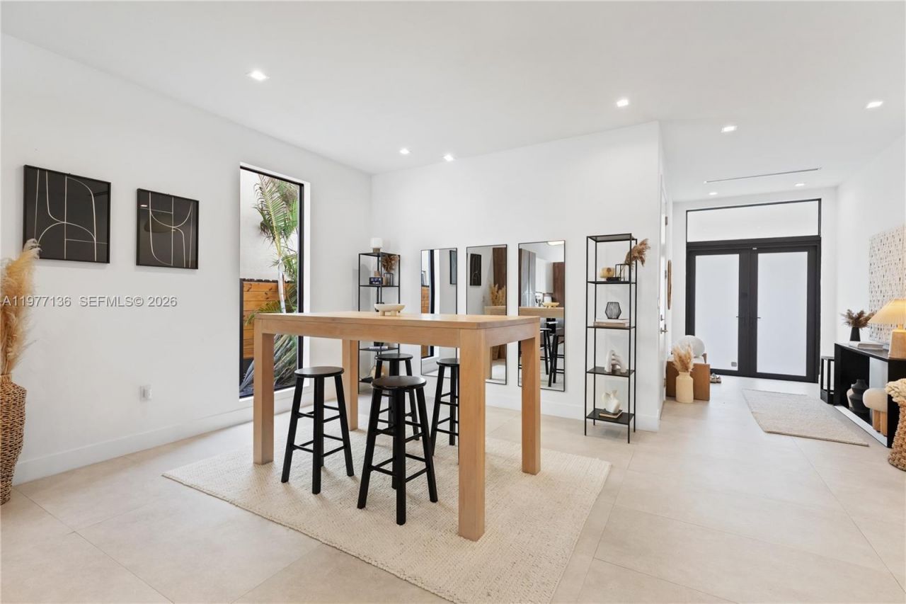 3047 Elizabeth St, Unit 3047, Miami, FL 33133 Photo