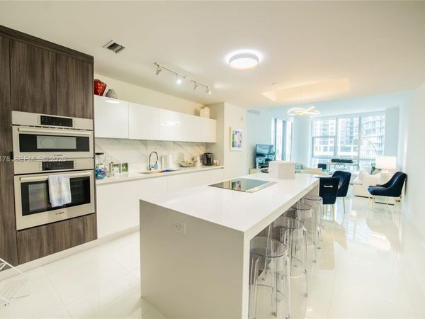 851 NE 1st Ave , Unit 811, Miami, FL 33132