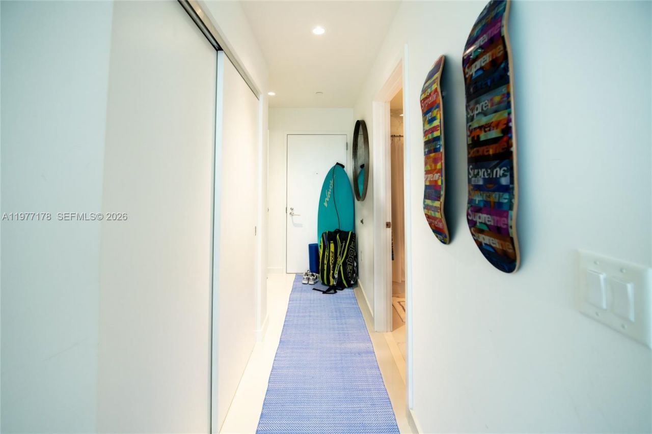 851 NE 1st Ave , Unit 811, Miami, FL 33132 Photo