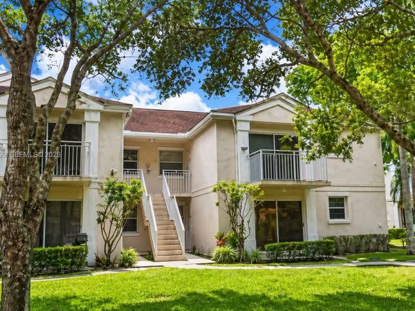 11216 SW 12th St, Unit 203, Pembroke Pines, FL 33025