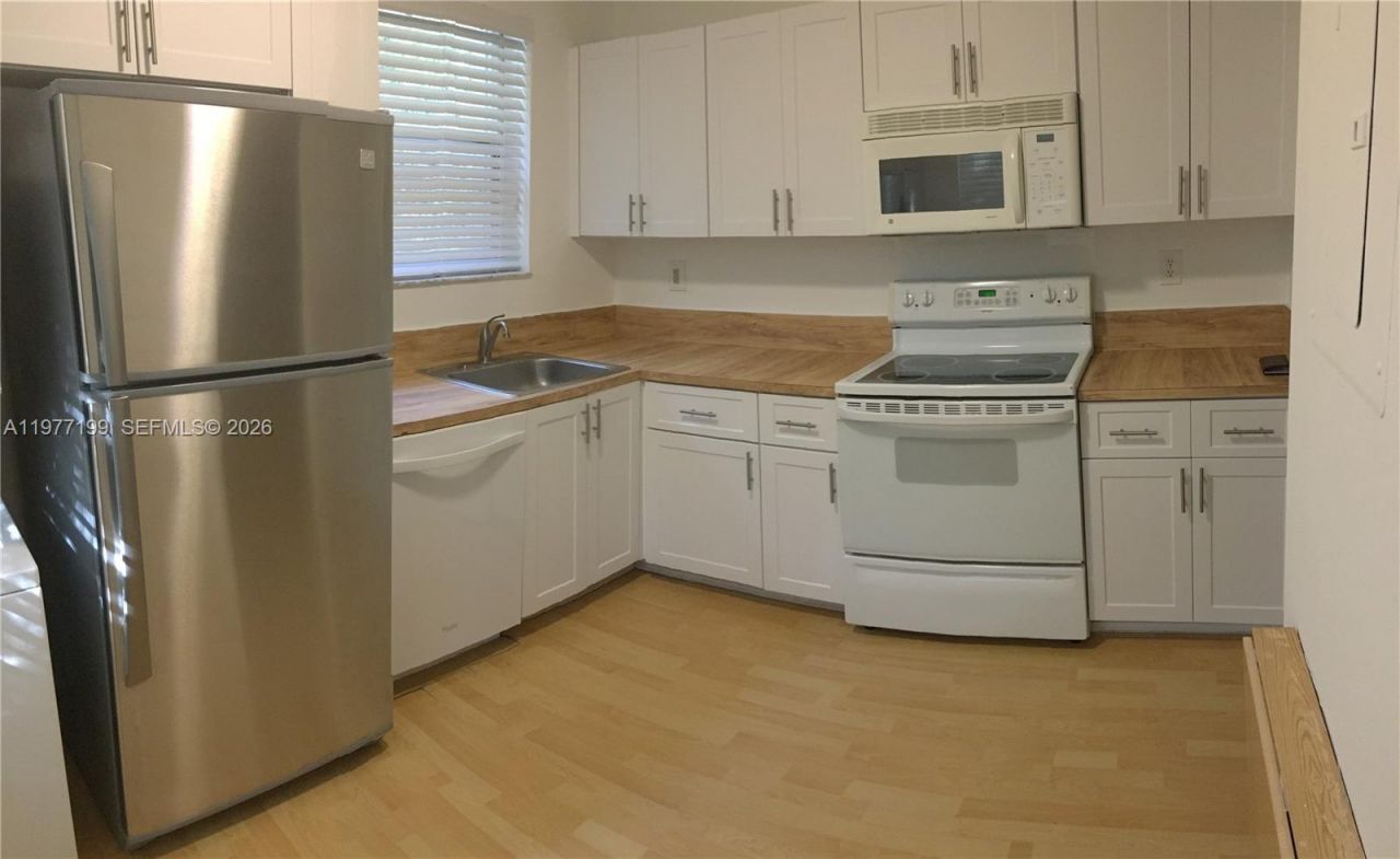 11216 SW 12th St, Unit 203, Pembroke Pines, FL 33025 Photo