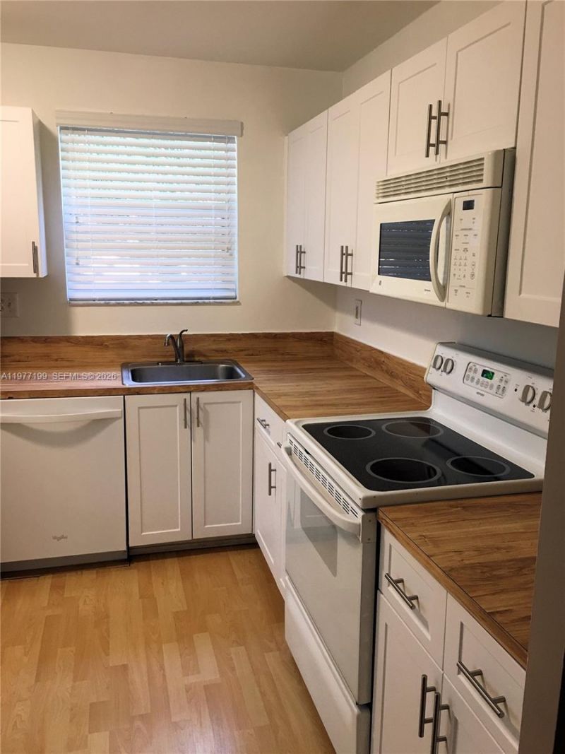 11216 SW 12th St, Unit 203, Pembroke Pines, FL 33025 Photo