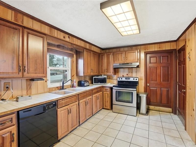 1300 Edwards Drive, Tipp City, OH 45371 Photo 9