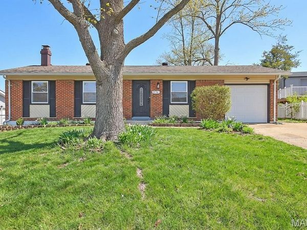 236 Tapestry Drive , Mehlville, MO 63129