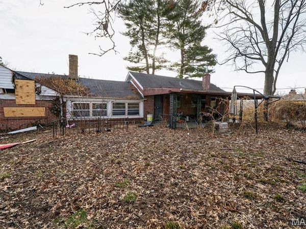 9859 Scottdale Drive, St Louis, MO 63136