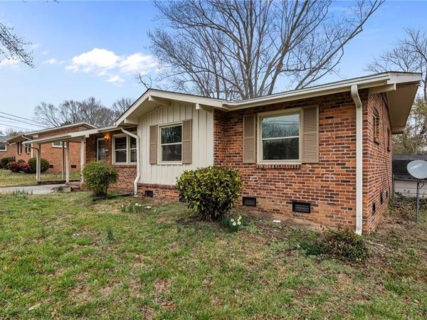 2311 Four Seasons Boulevard, Greensboro, NC 27407