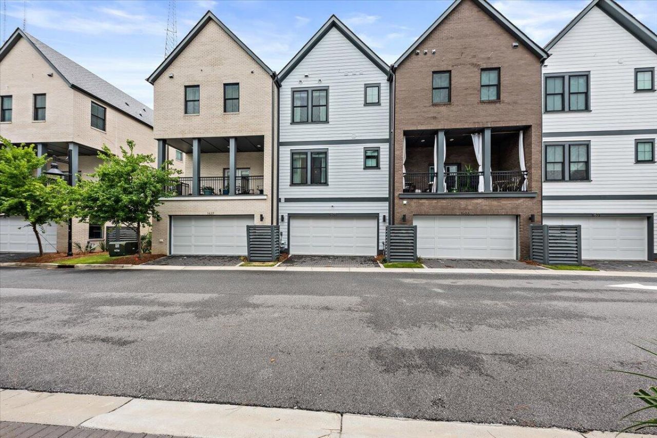 1635 Florentia Street Photo 29