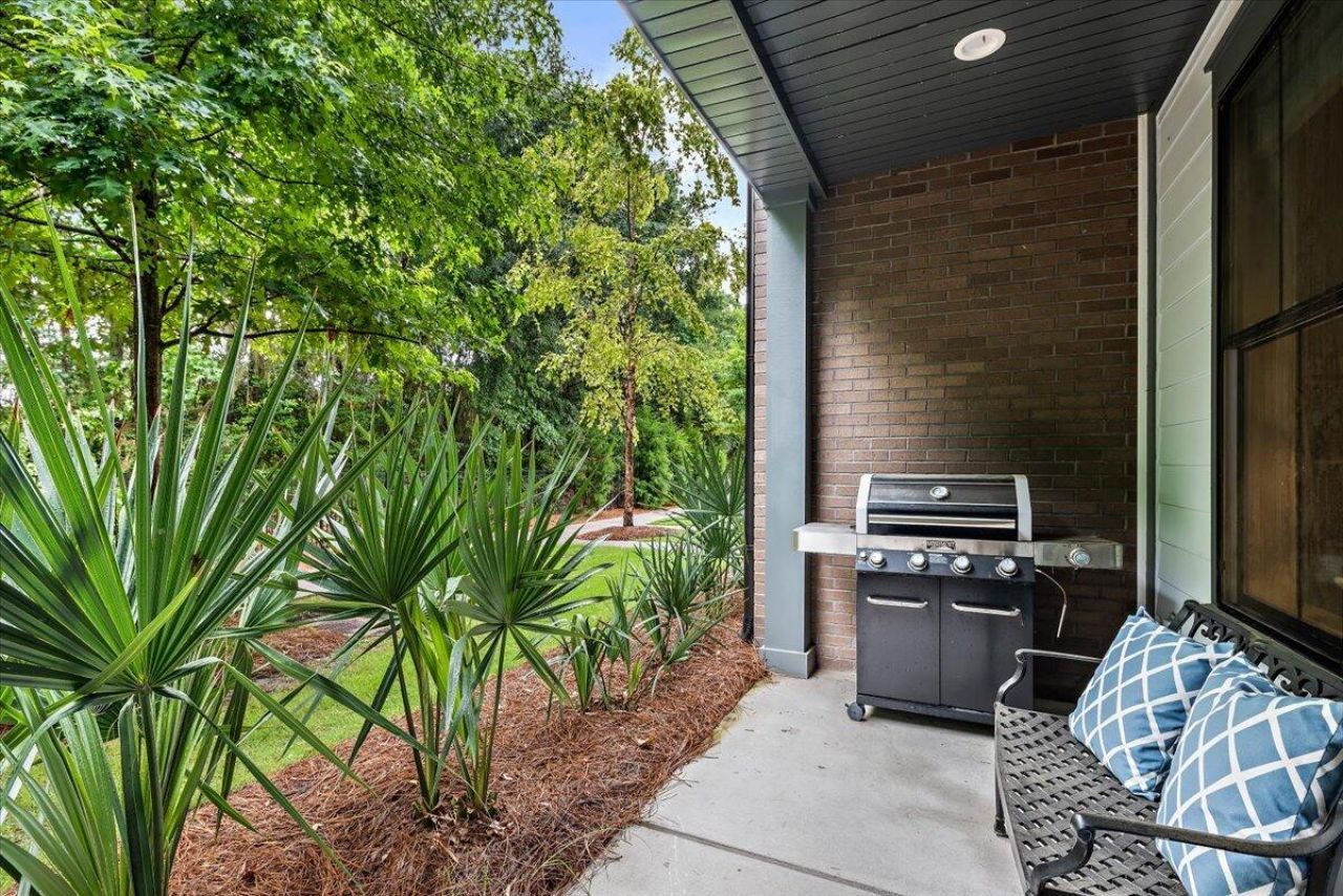 1635 Florentia Street Photo 6