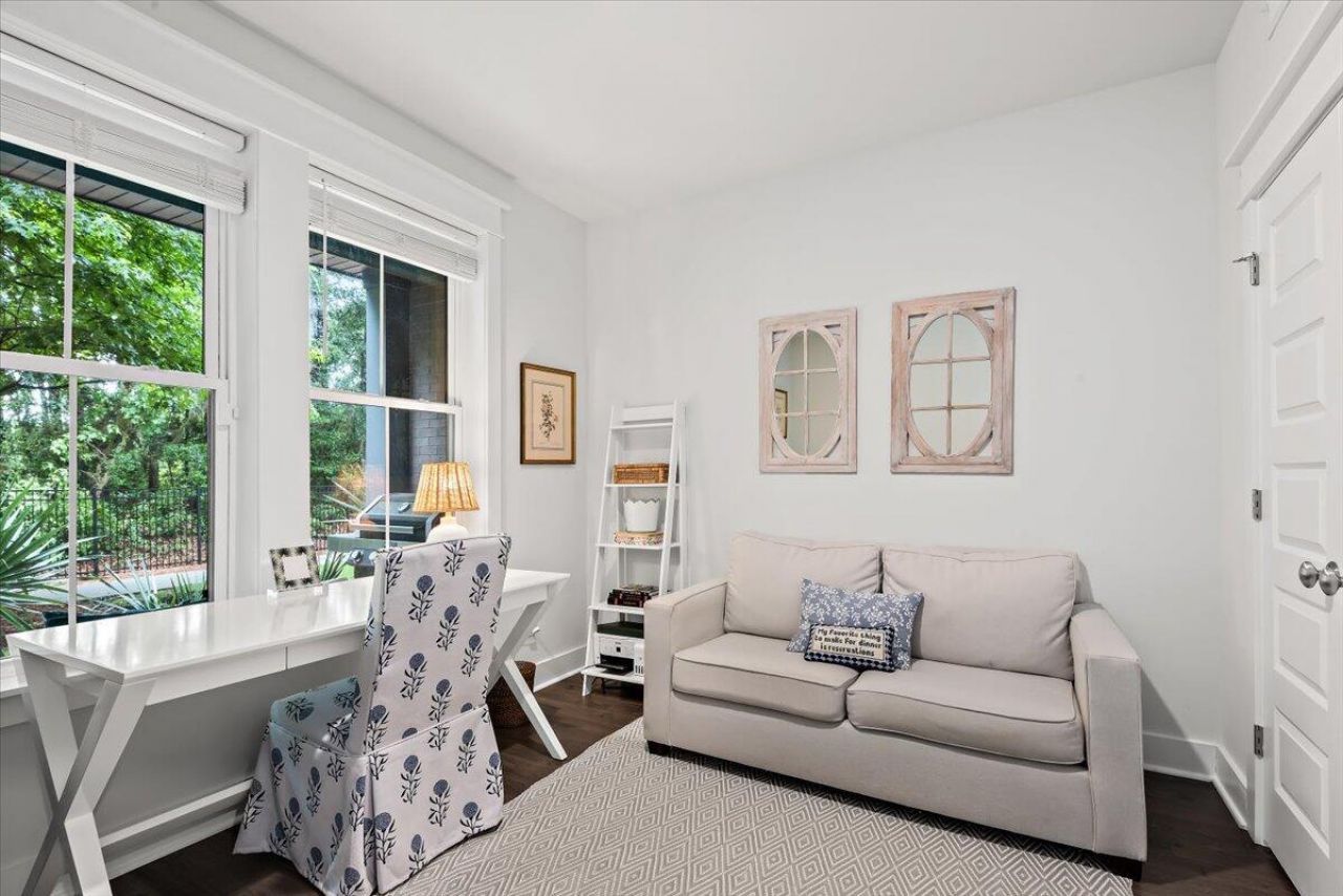 1635 Florentia Street Photo 8