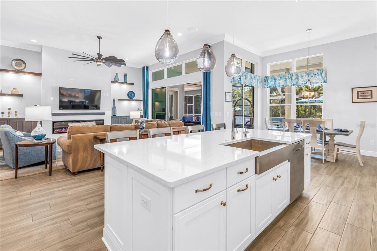 732 Manns Harbor Drive, Apollo Beach, FL 33572 Photo