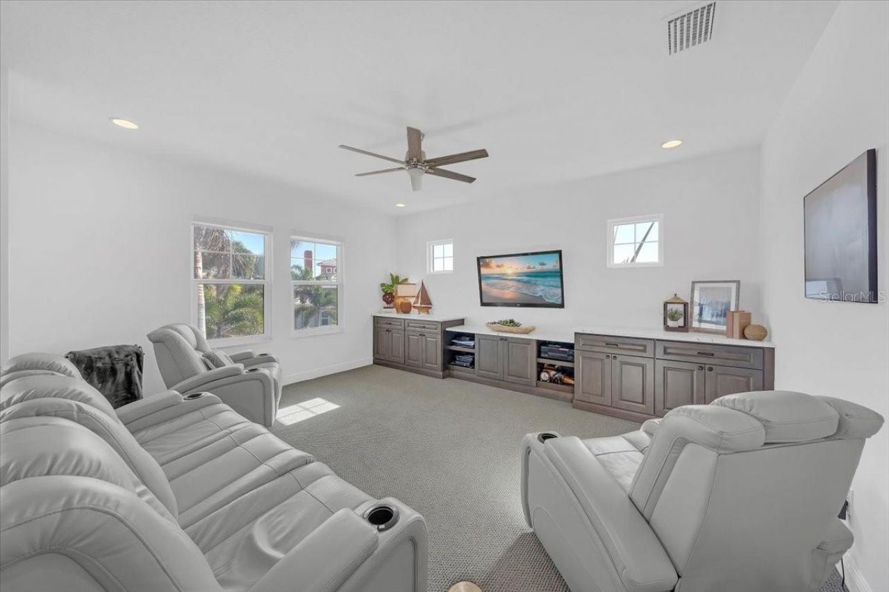 732 Manns Harbor Drive, Apollo Beach, FL 33572 Photo