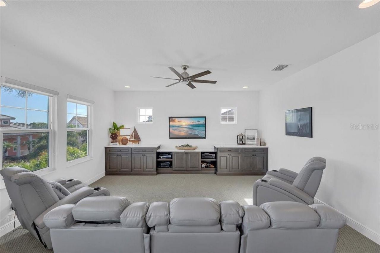 732 Manns Harbor Drive, Apollo Beach, FL 33572 Photo