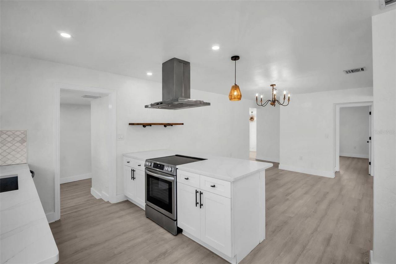 4000 Grove Street S, Saint Petersburg, FL 33705 Photo