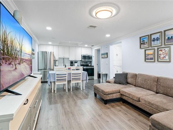 5320 Treetops DR, Unit I, NAPLES, FL 34113