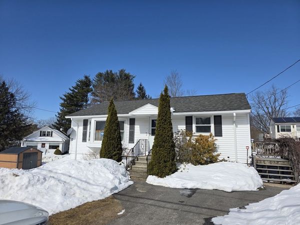 55 Apthorp St, Worcester, MA 01606