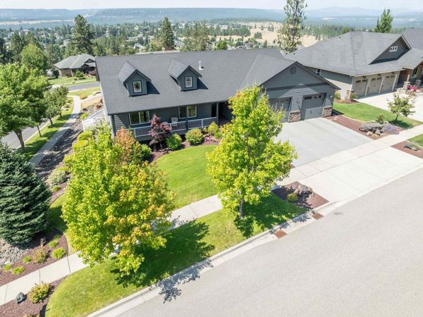 10505 N Skyline Dr, Spokane, WA 99208