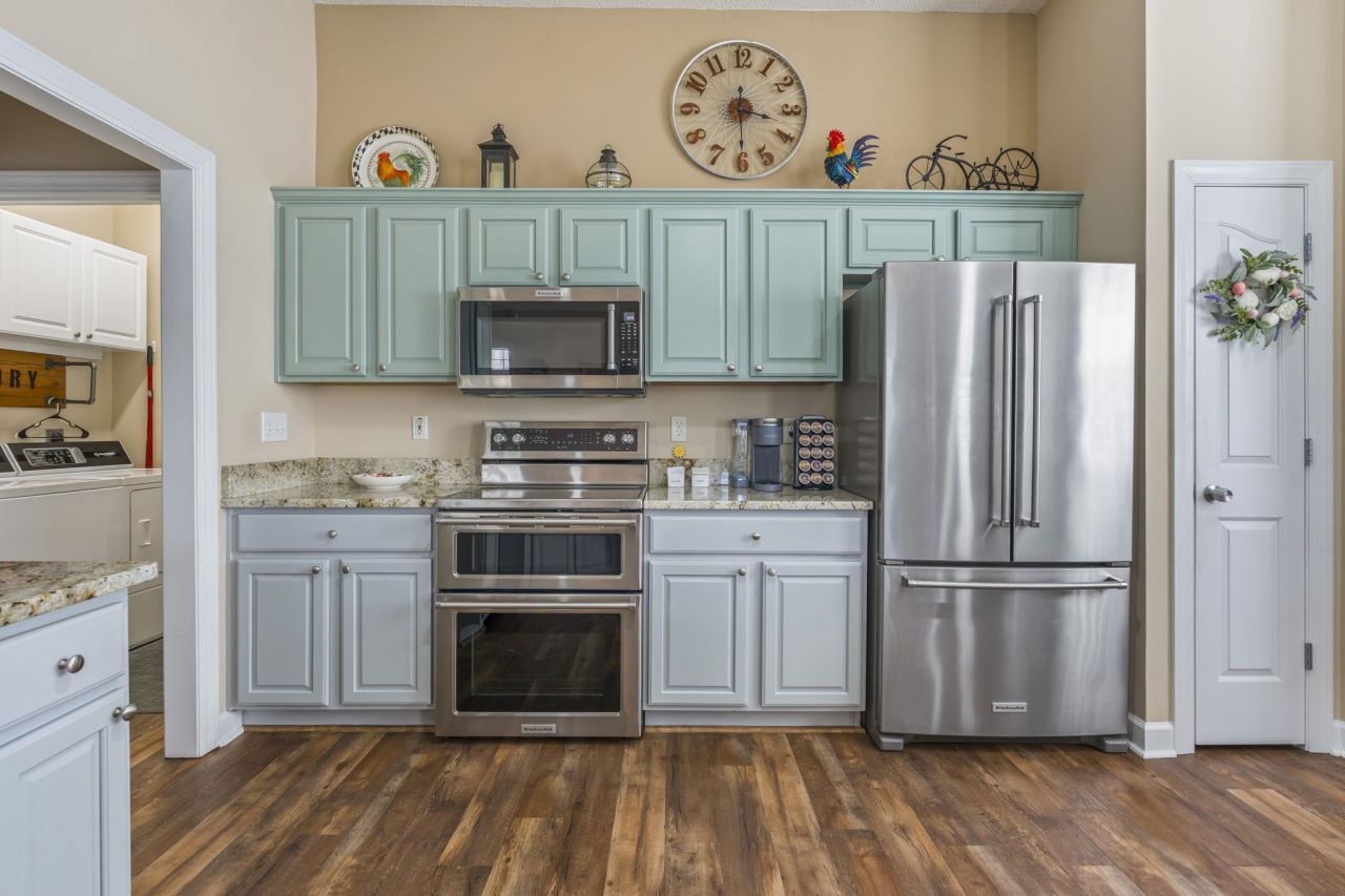 6324 Longwood Dr. Photo 13