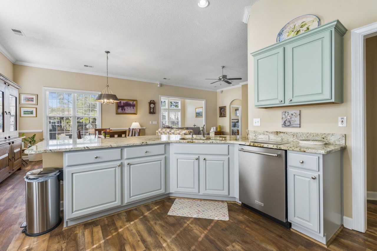 6324 Longwood Dr. Photo 16