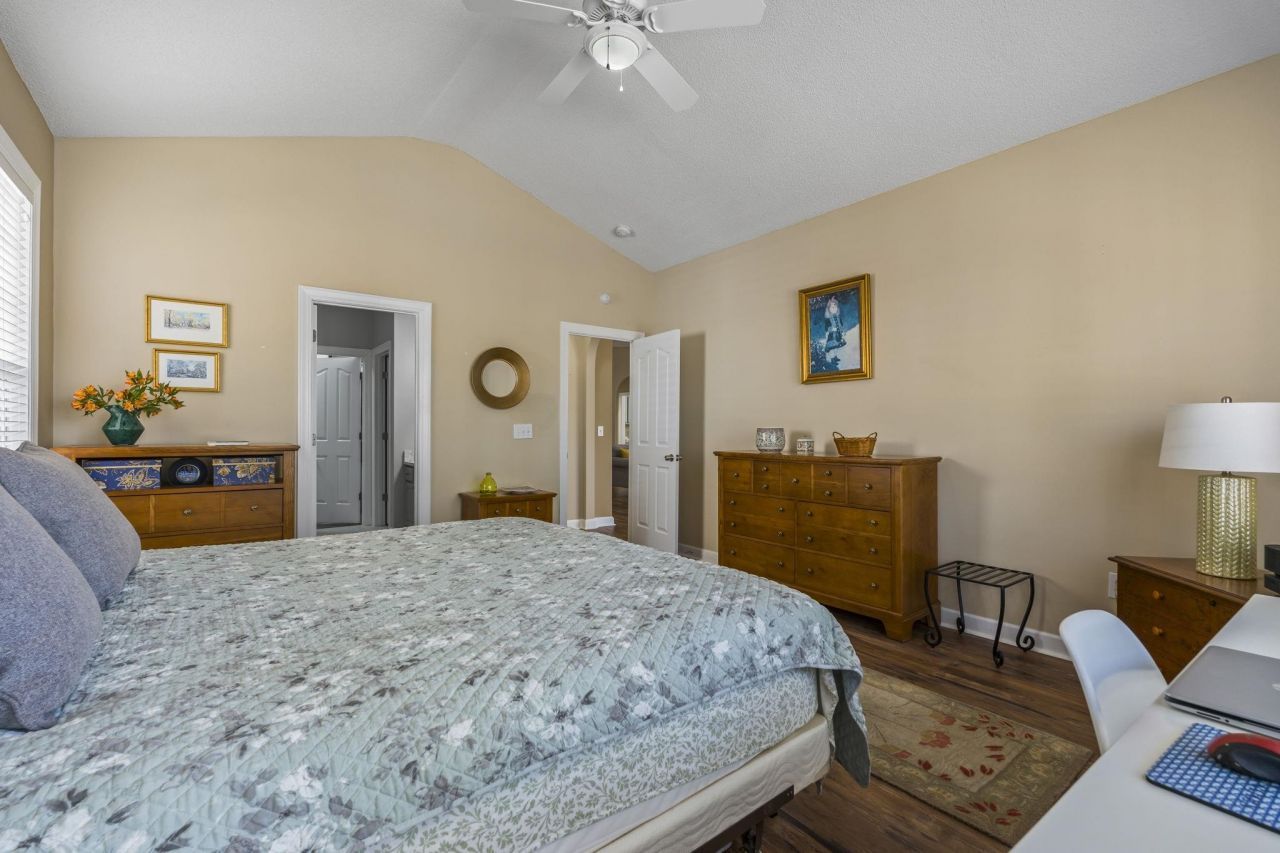 6324 Longwood Dr. Photo 22