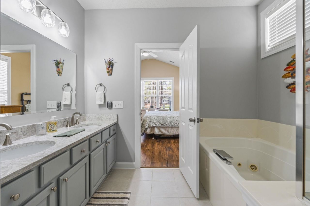 6324 Longwood Dr. Photo 24