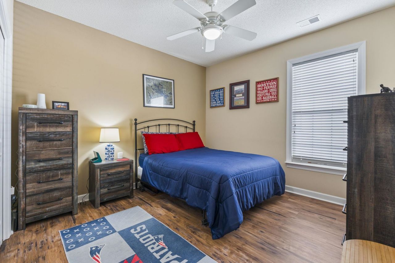 6324 Longwood Dr. Photo 29