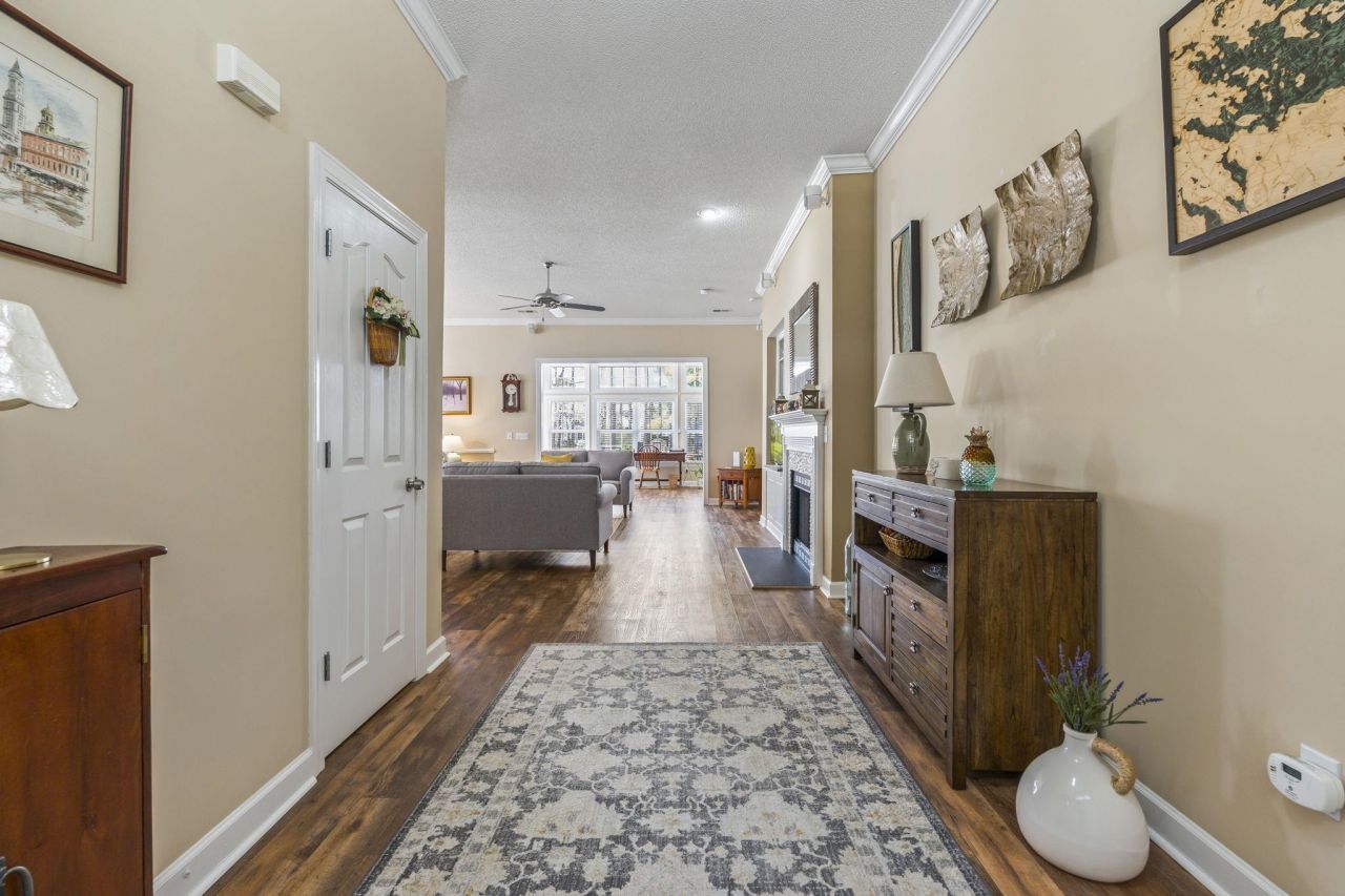 6324 Longwood Dr. Photo 5