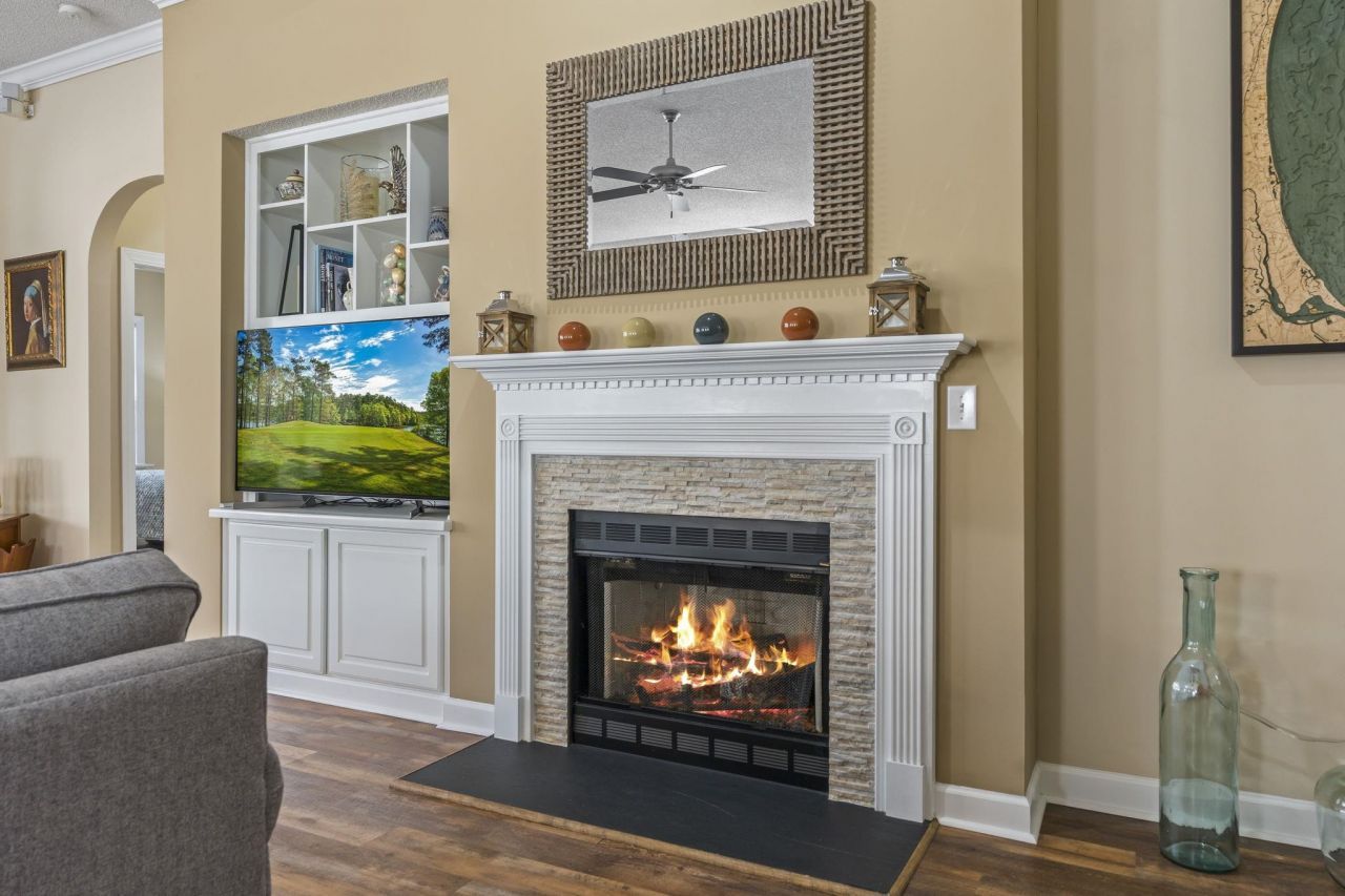 6324 Longwood Dr. Photo 9