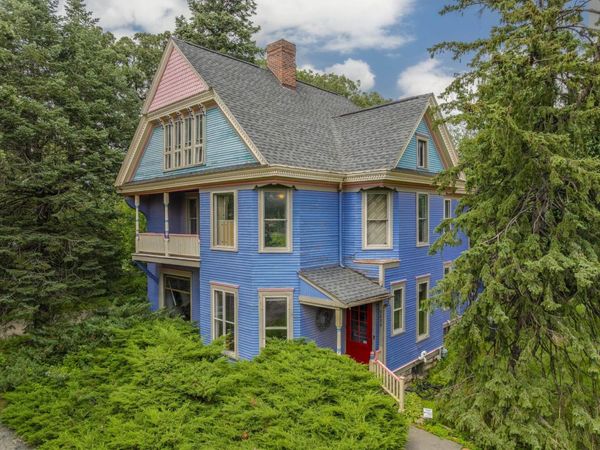 5634 University Avenue, Cedar Falls, IA 50613