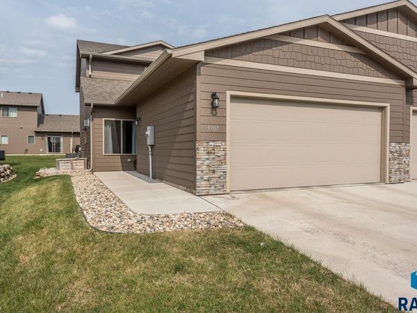 5707 S Bounty Pl, Sioux Falls, SD 57108