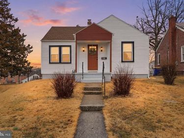 993 N QUEEN STREET, YORK, PA 17404