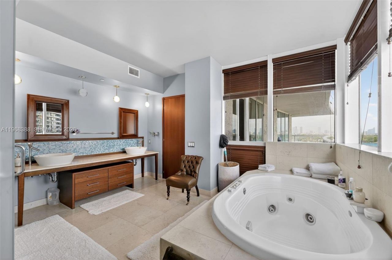 450 Alton Rd, Unit 1202, Miami Beach, FL 33139 Photo