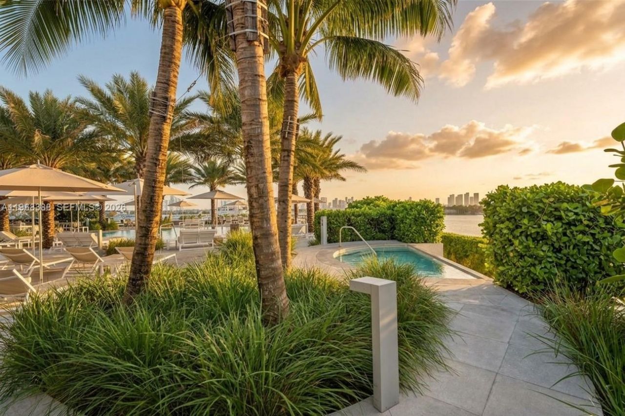 450 Alton Rd, Unit 1202, Miami Beach, FL 33139 Photo