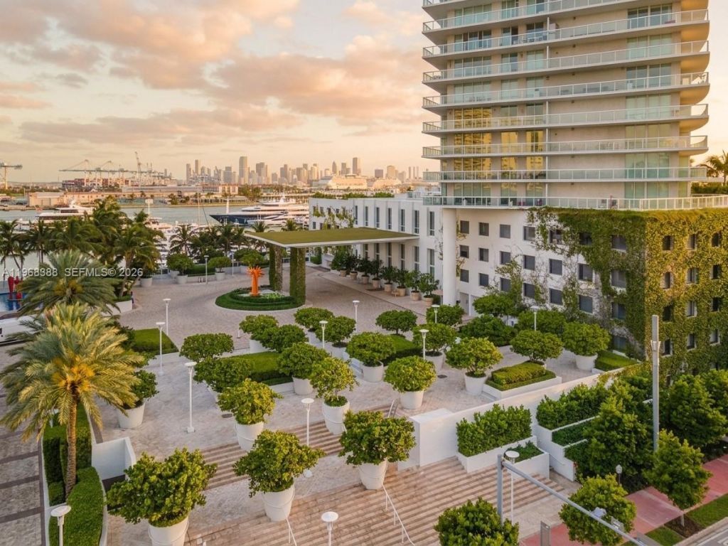 450 Alton Rd, Unit 1202, Miami Beach, FL 33139 Photo